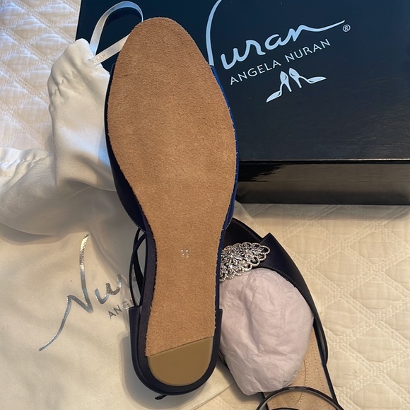 BRAND NEW, custom dyed ANGELA NURAN “Audrey” size 11 flats, Contessa Brooch - Picture 6 of 8